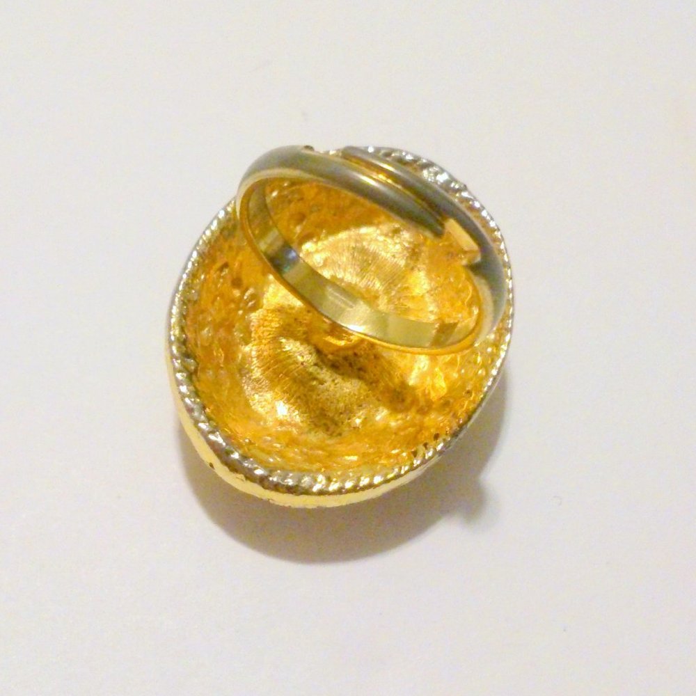 Vintage Crushed Stone Gold Tone Adjustable Ring - Picture 4 of 4